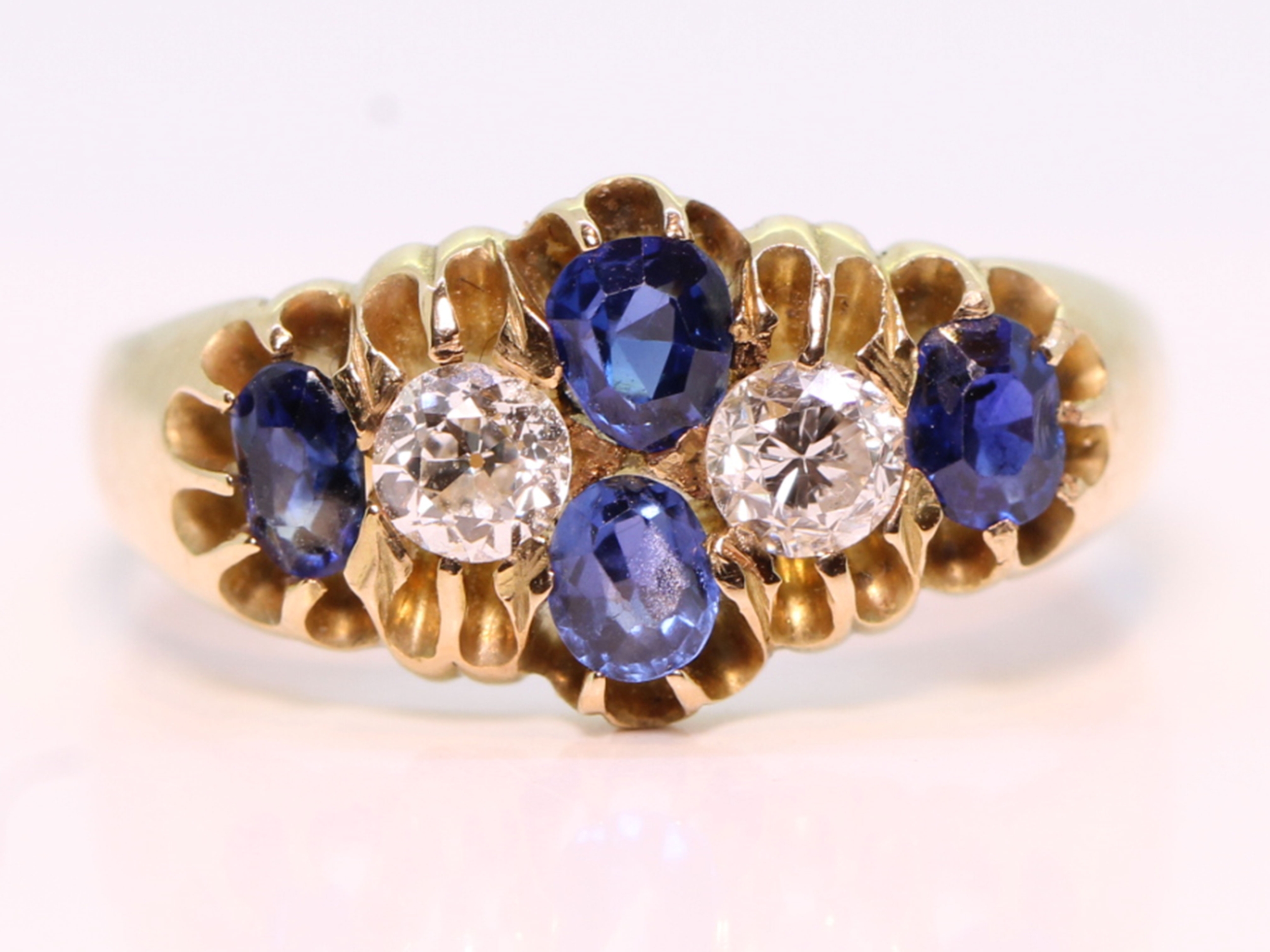 Edwardian sapphire and diamond 18ct gold ring