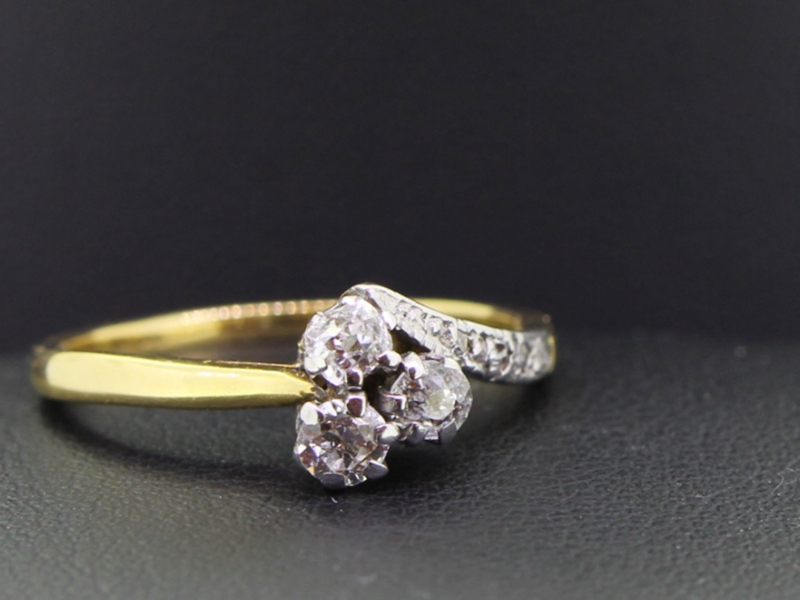 Beautiful edwardian diamond clover trilogy 18 carat gold ring