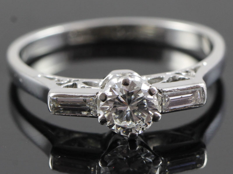 Stunning diamond art deco platinum and 18 carat gold ring
