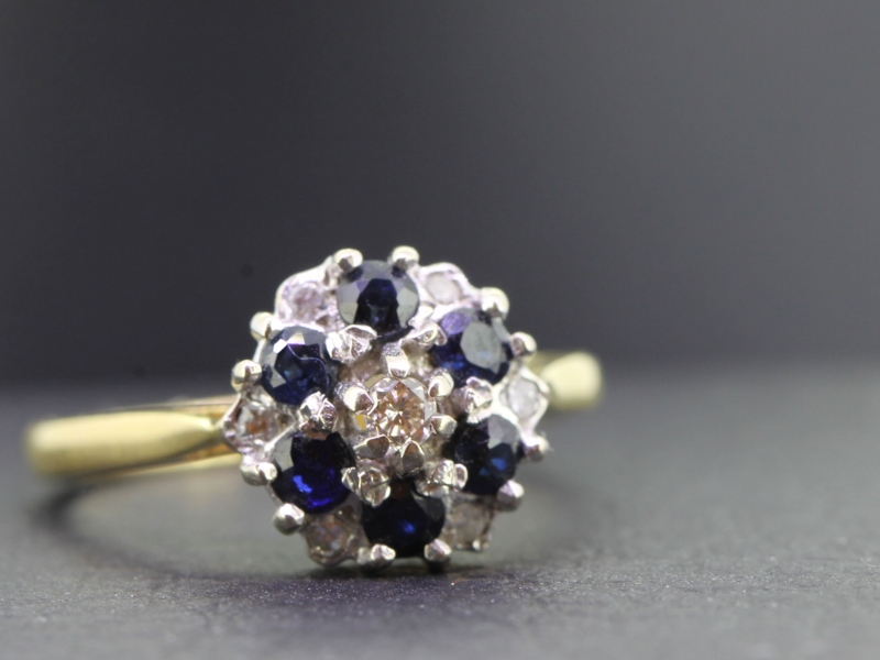 Sophisticated sapphire and diamond 18 carat ring