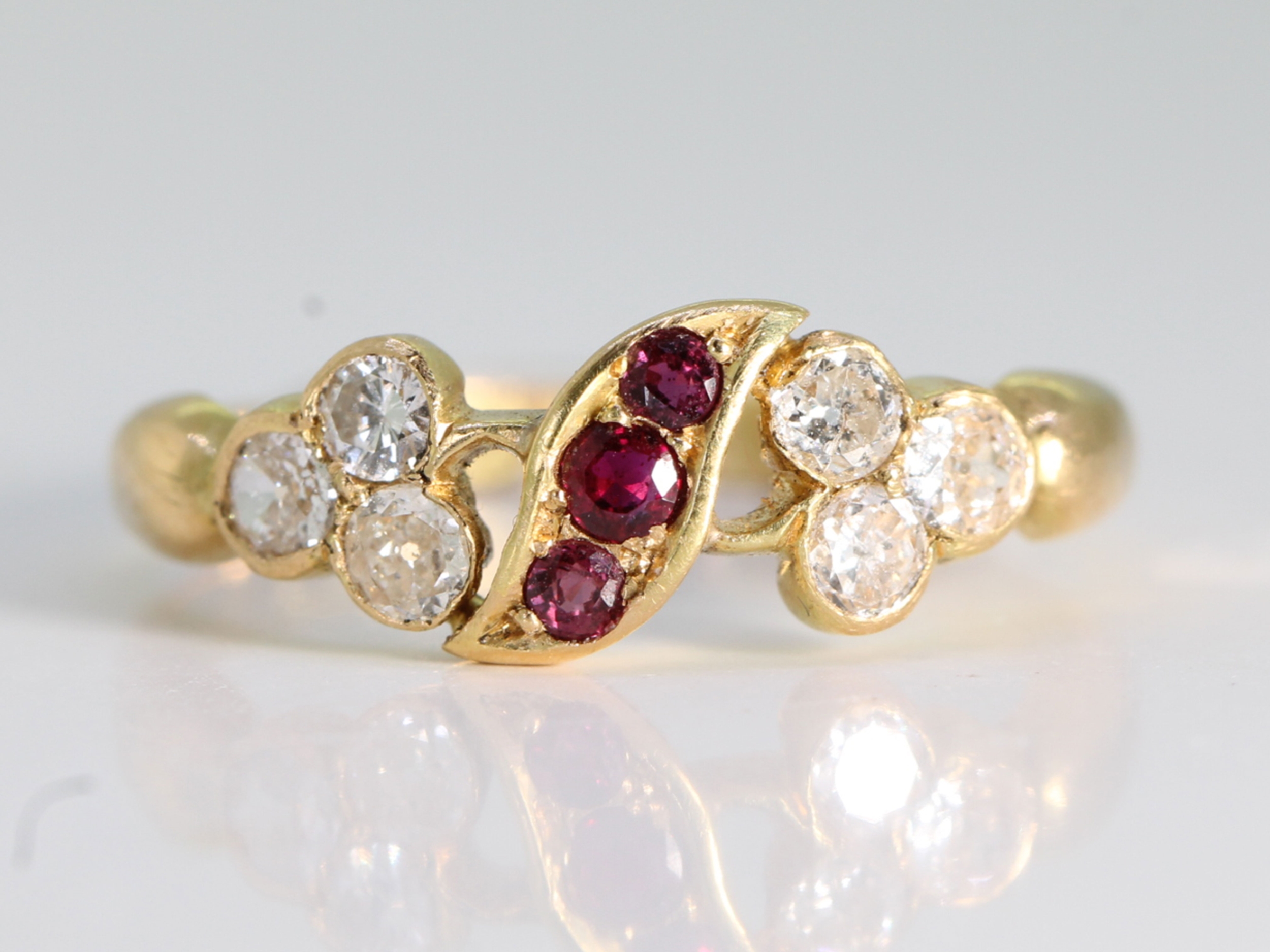 Art nouveau ruby and diamond ring