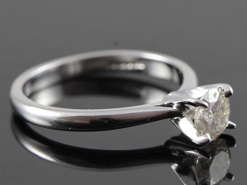 Elegant diamond platinum solitaire engagement ring