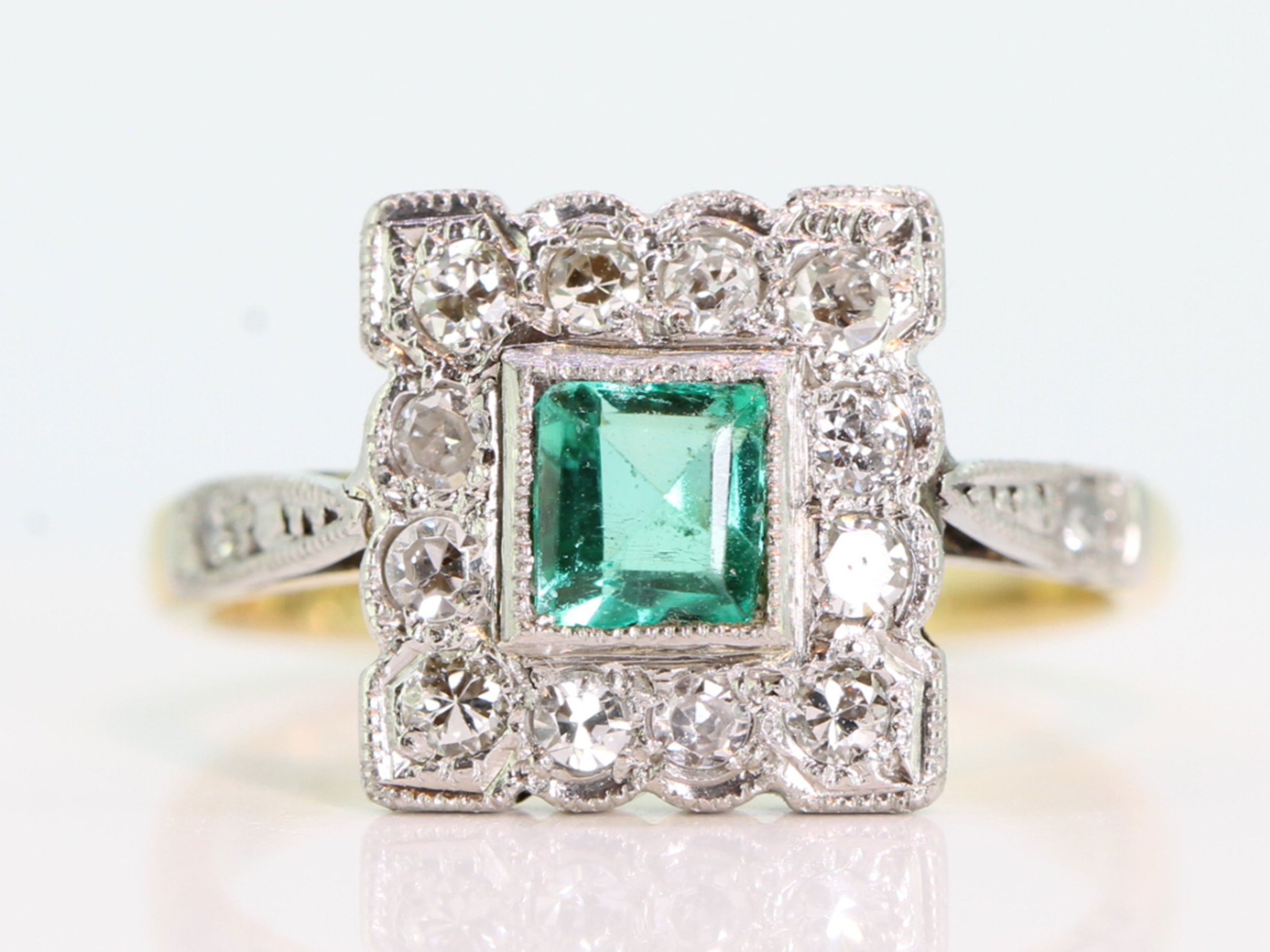 Gorgeous colombian  emerald and diamond 18 carat cluster ring