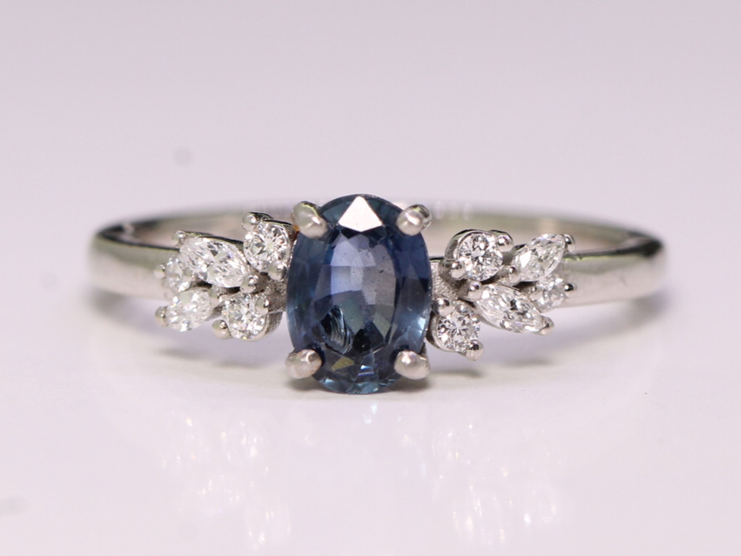 Sapphire and diamond platinum ring