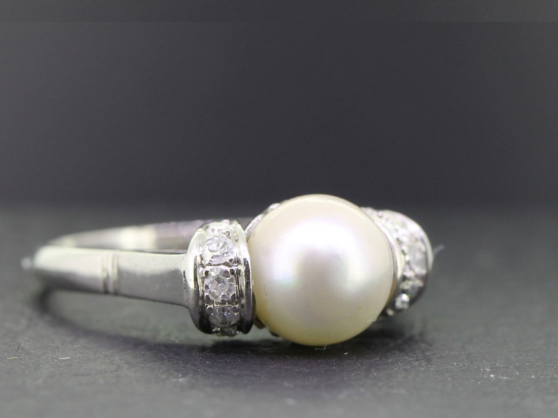  adorable pearl and diamond vintage platinum ring