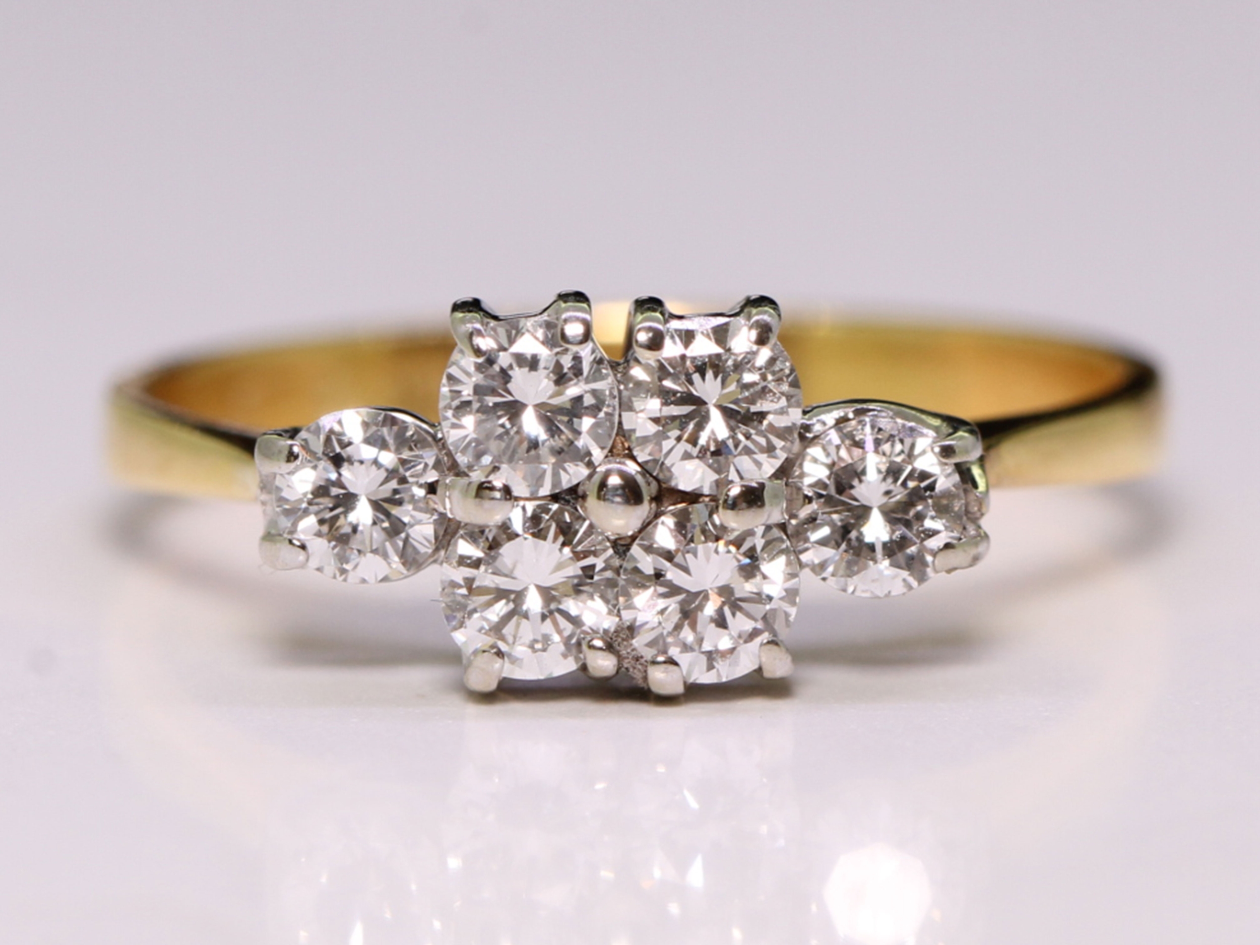 Vintage diamond cluster 18ct gold cluster ring
