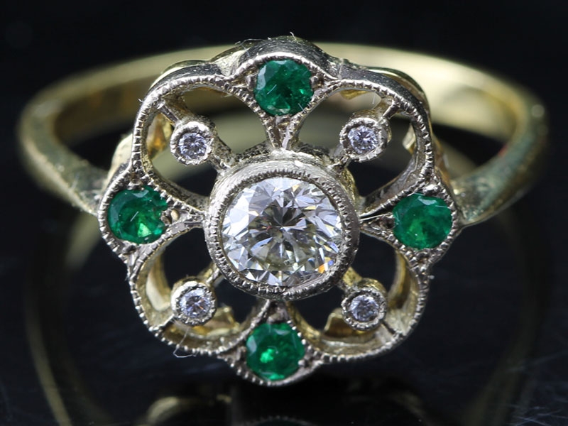 Wonderful edwardian diamond and emerald 18 carat gold ring