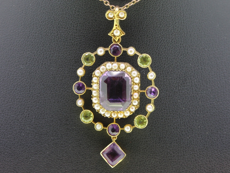 Spectacular suffragette 15 carat gold pendant and chain