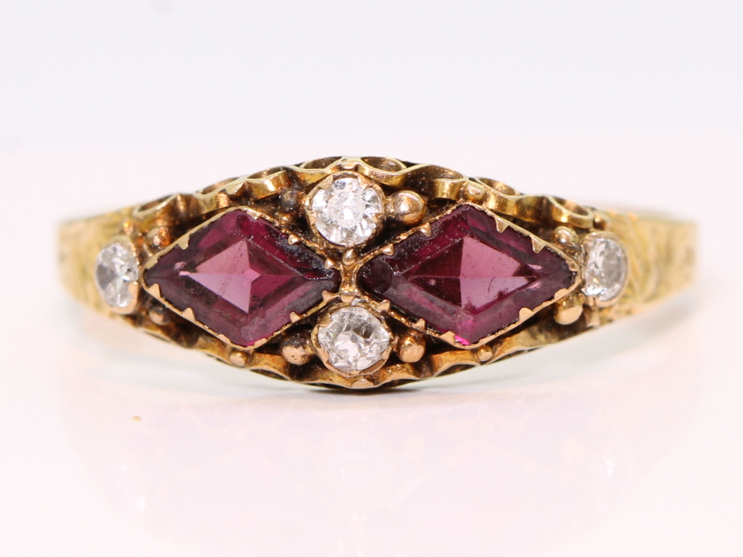 Edwardian almandine garnet and diamond 15ct gold ring