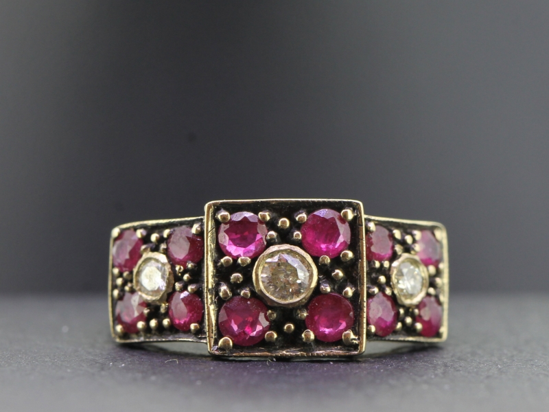  gorgeous ruby and diamond 9 carat gold cocktail/dress ring