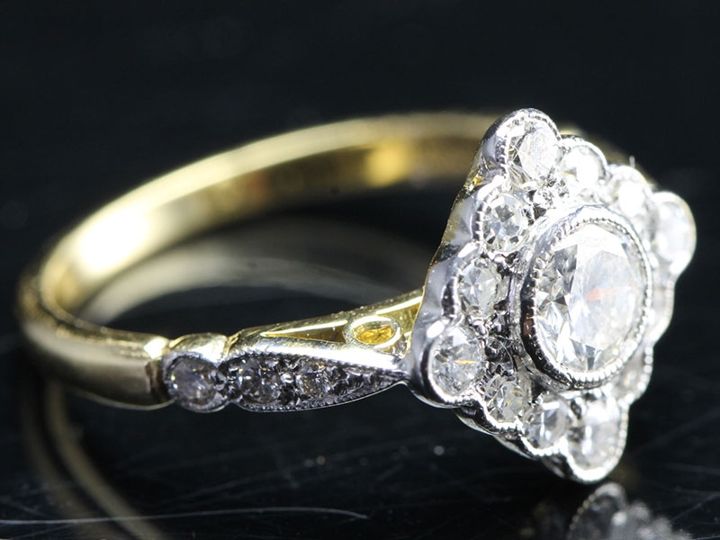 Exquisite art deco inspired diamond 18 carat gold ring