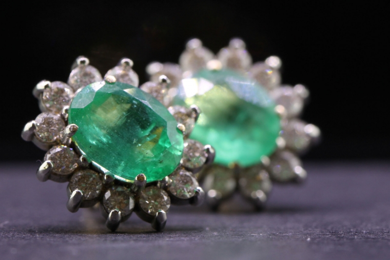 Wonderful colombian emerald and diamond 18 carat cluster earrings