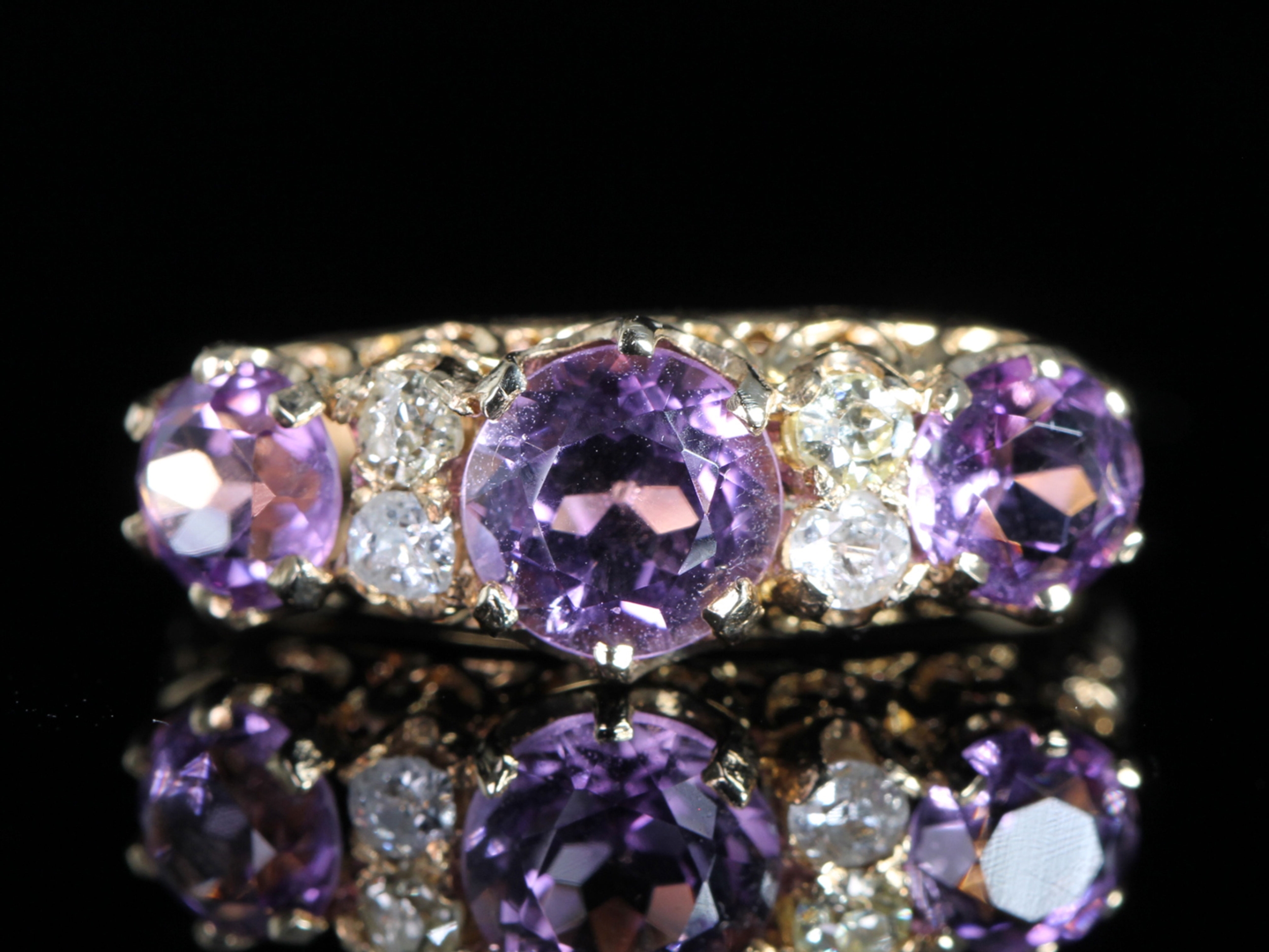 Vintage amethyst and diamond 9ct gold ring