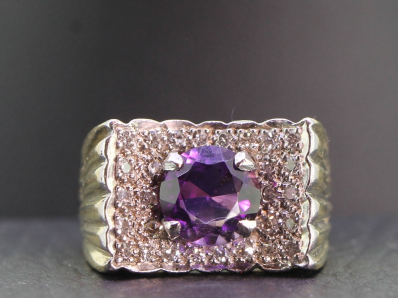 Beautiful amethyst and diamond 14 carat gold ring