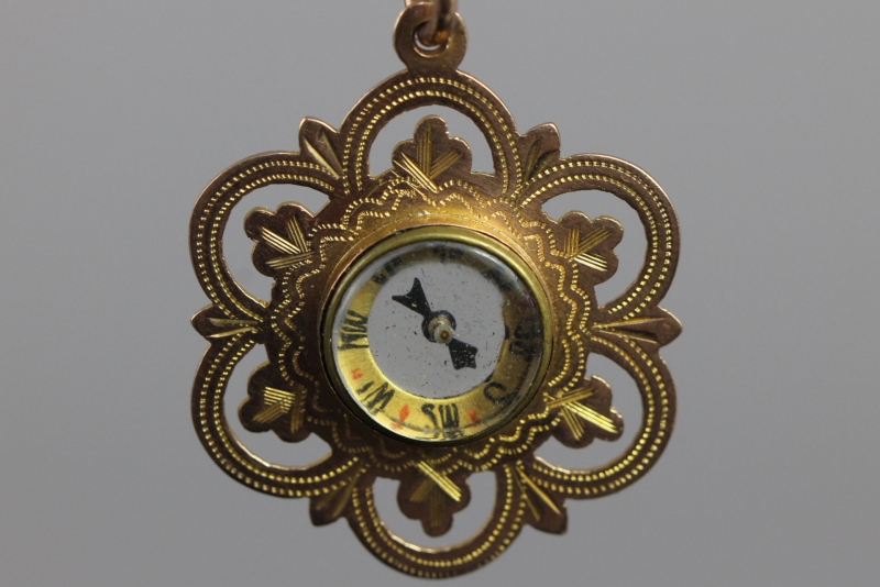 Fabulous edwardian 9 carat gold compass fob/pendant 