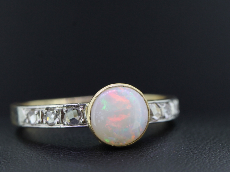  stunning opal and diamond 14 carat gold ring 