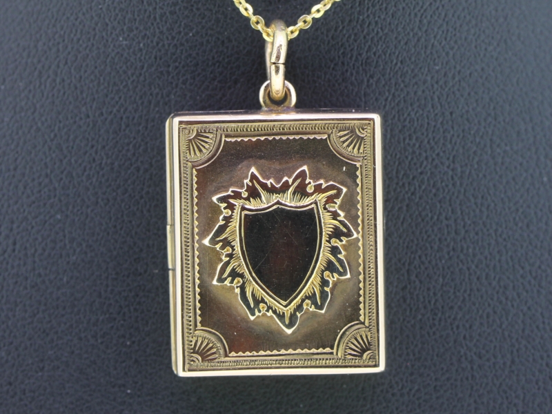 Beautiful edwardian antique rectangular 9 carat gold locket