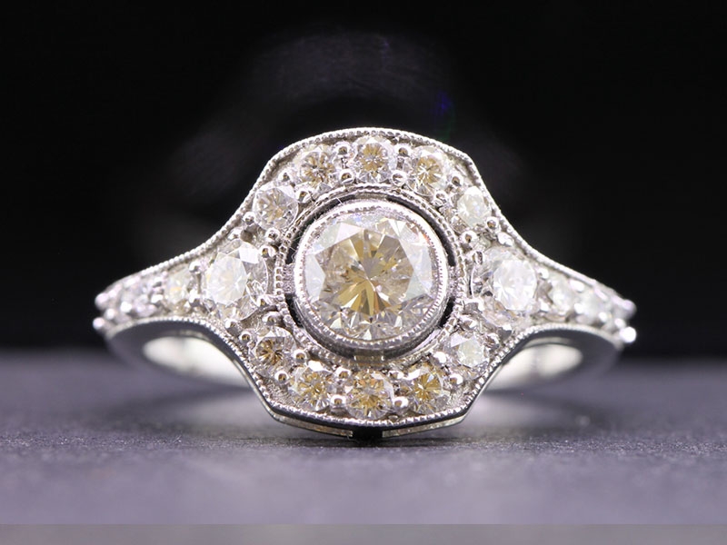 Magnificent art deco inspired diamond 18 carat gold ring 