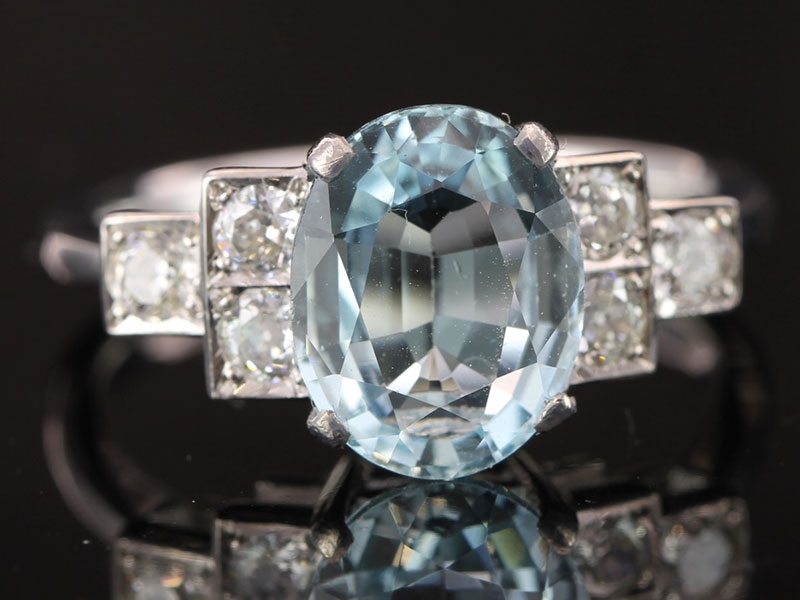 Entrancing 3 carat aquamarine and diamond platinum ring