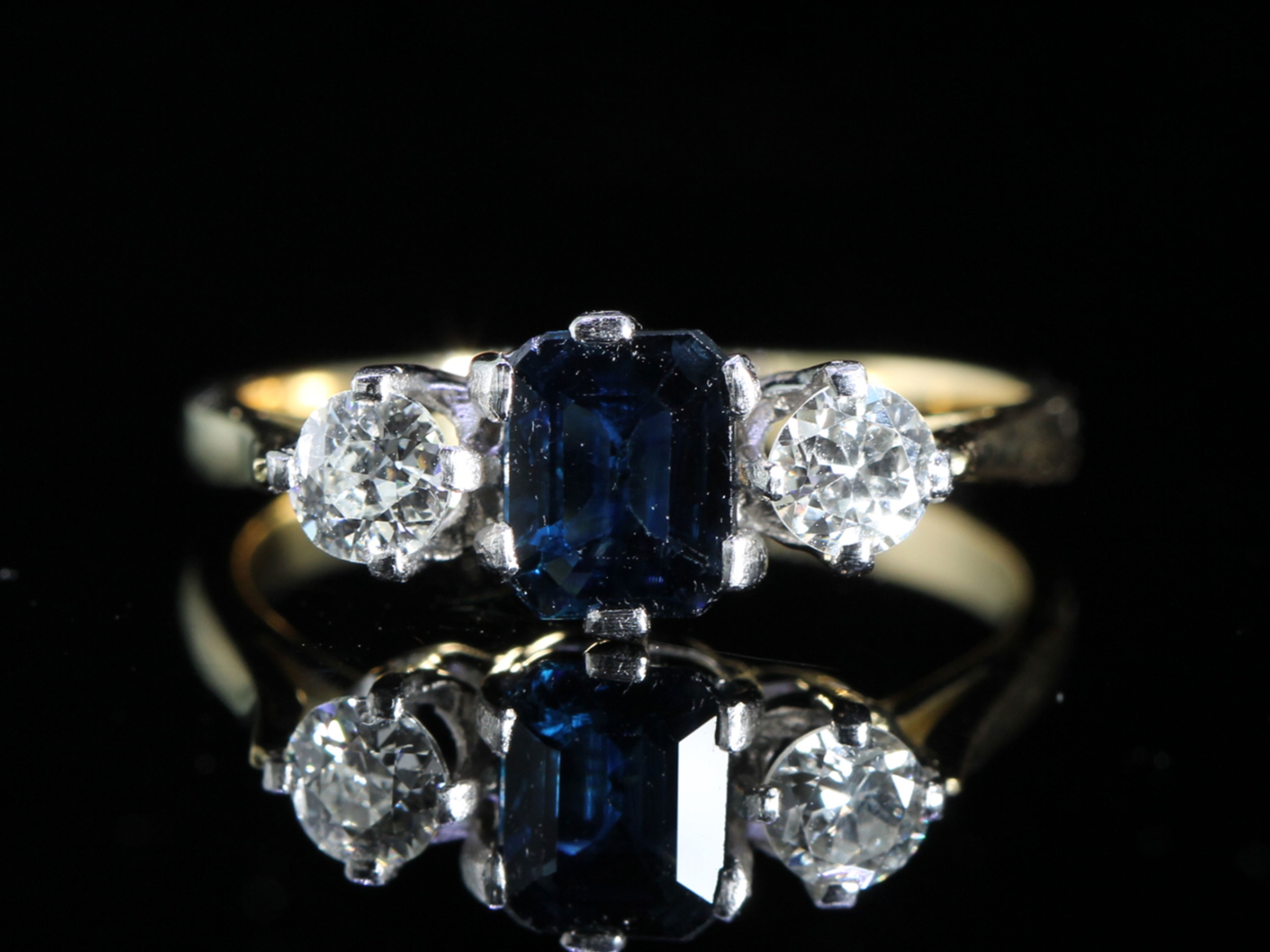 Vintage sapphire and diamond 18ct gold trilogy ring