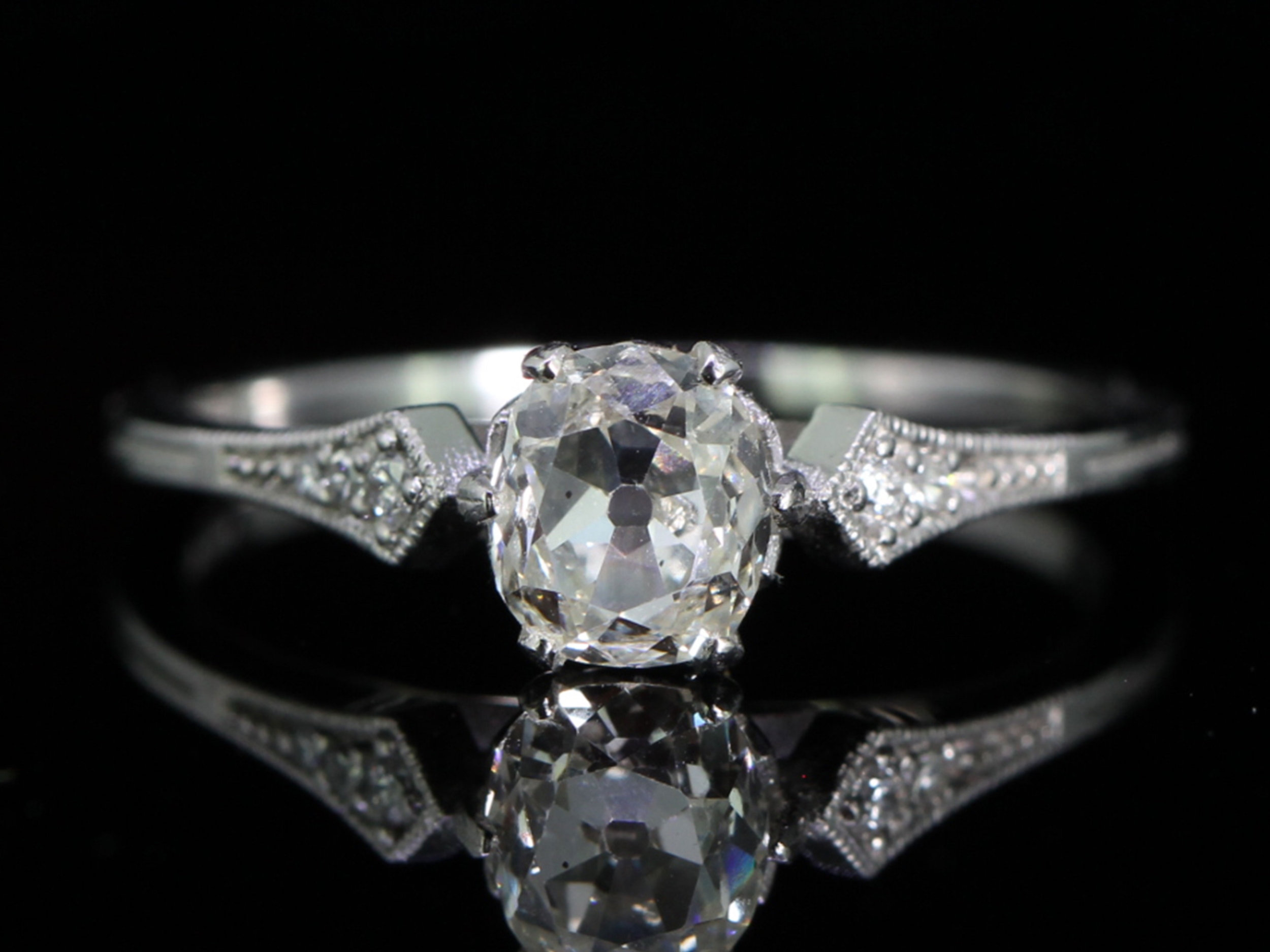 Stunning old cut diamond solitaire platinum ring 