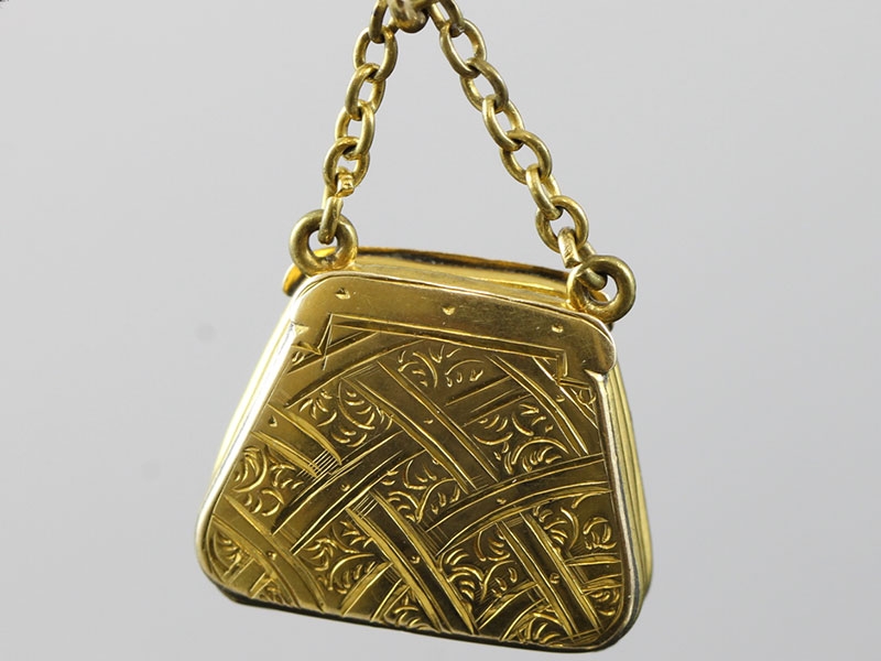 Unique rare edwardian  15 carat gold bag locket
