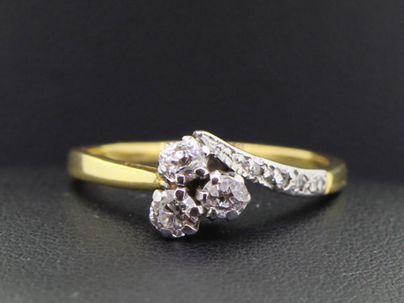 Beautiful edwardian diamond clover trilogy 18 carat gold ring