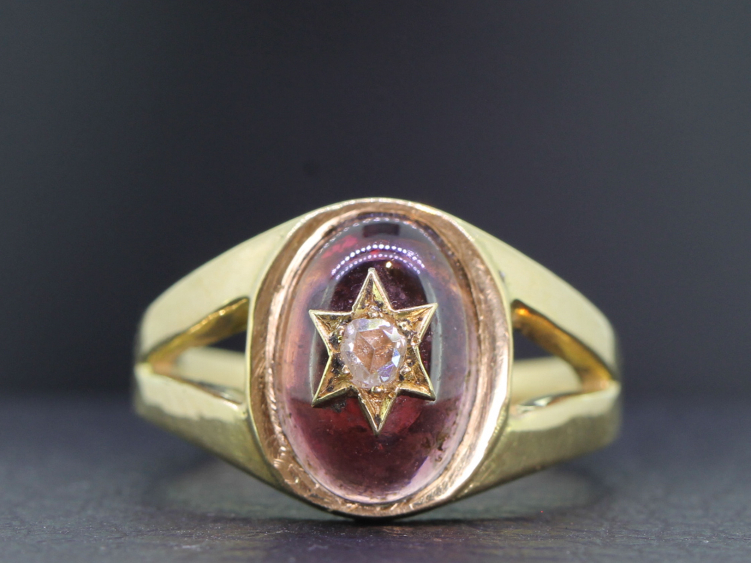 Gorgeous edwardian cabochon garnet and diamond 18ct gold ring