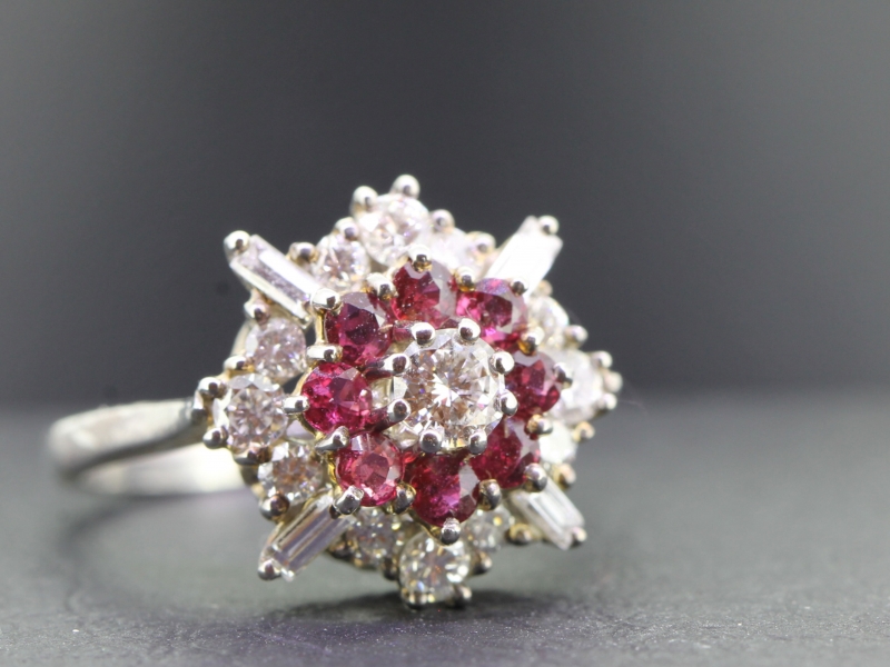 Stunning ruby and diamond ballerina 18 carat gold ring