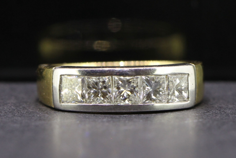 Stunning princess cut diamond 18 carat gold half eternity ring