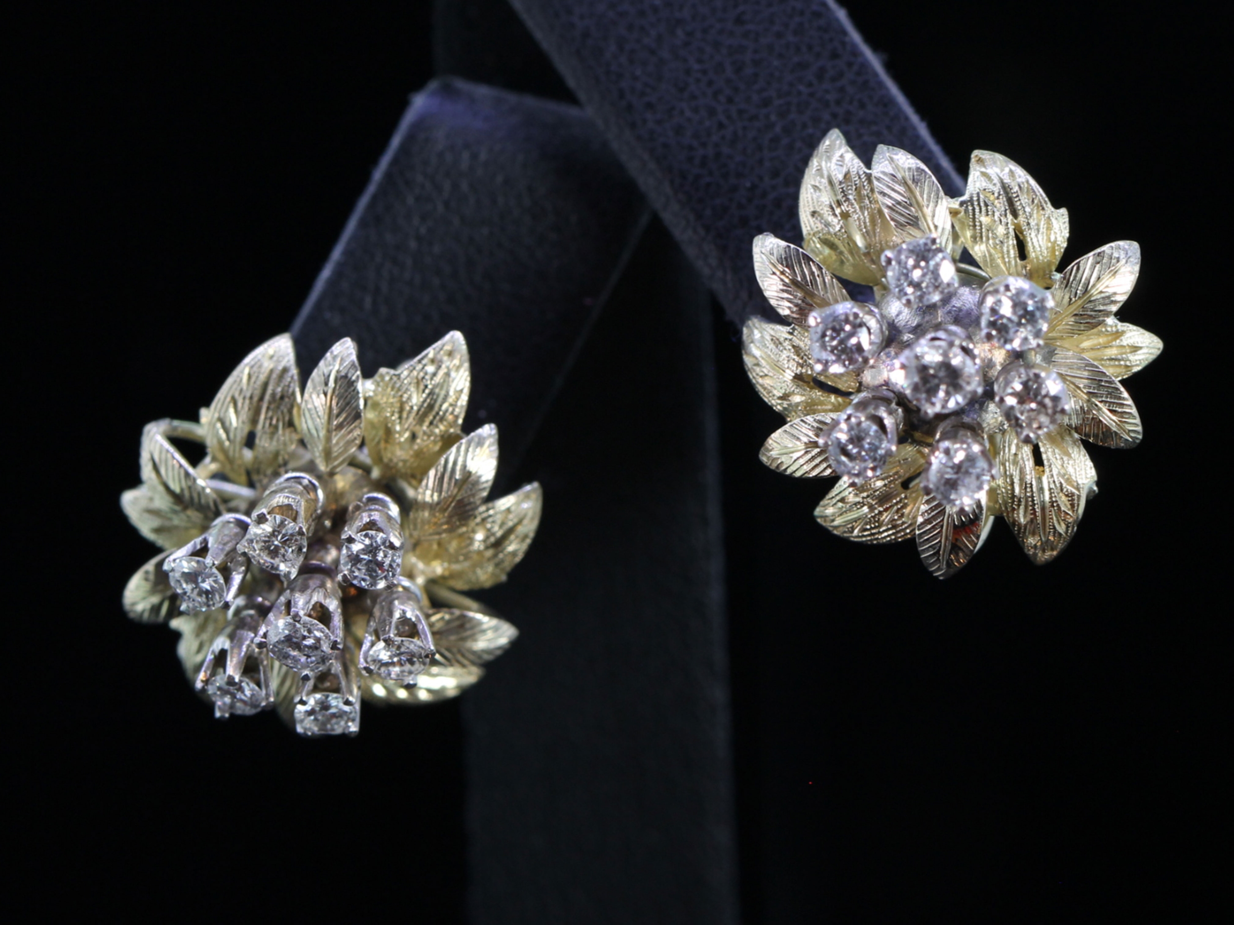 Vintage 18ct gold and diamond 'en tremblant' pair of earrings 