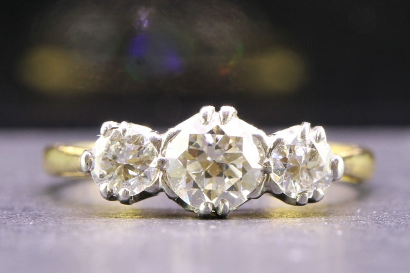  beautiful vintage 1930's diamond trilogy 18 carat carat and platinum ring