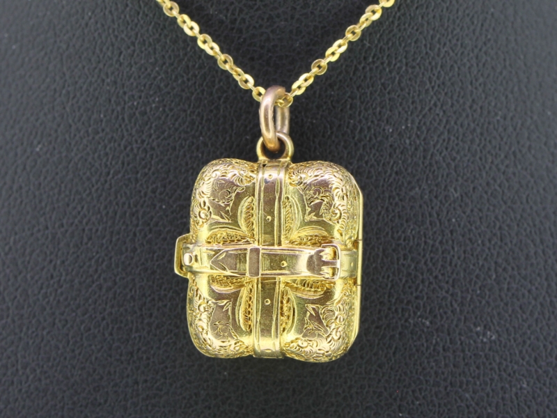 A fabulous collectors item antique 15 carat gold locket