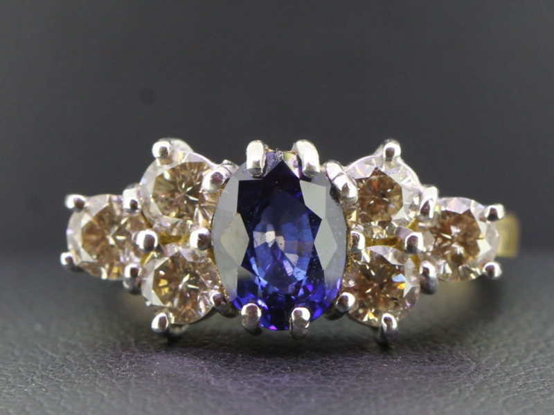 Fabulous sapphire and diamond 18 carat gold ring