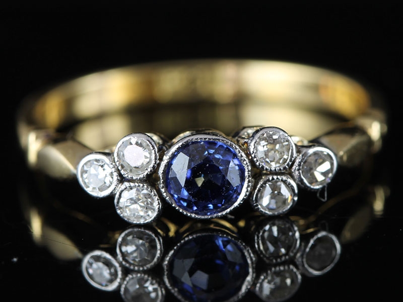 Fabulous edwardian 1920's ceylon sapphire and diamond 18 carat gold ring