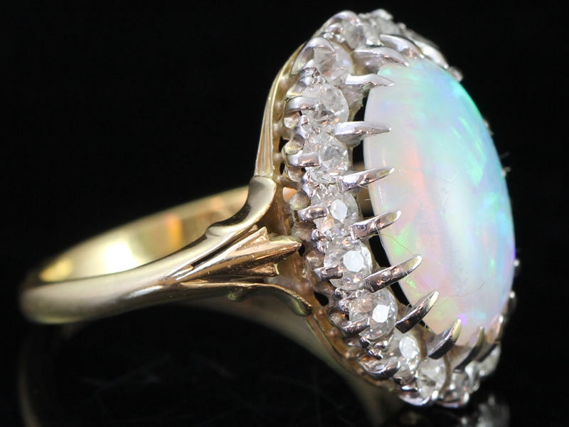 Stunning edwardian 3 carat austrailian opal and diamond 18 carat gold ring