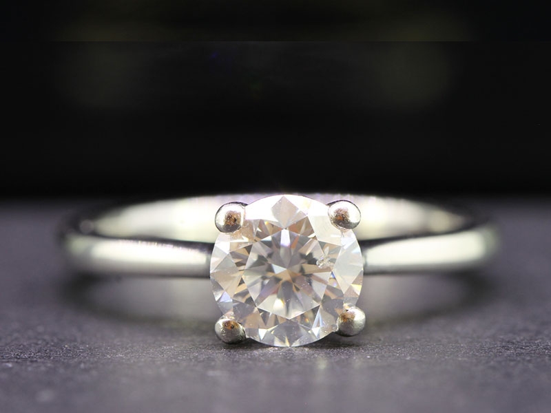 Platinum 0.92 carat brilliant cut diamond platinum solitaire ring