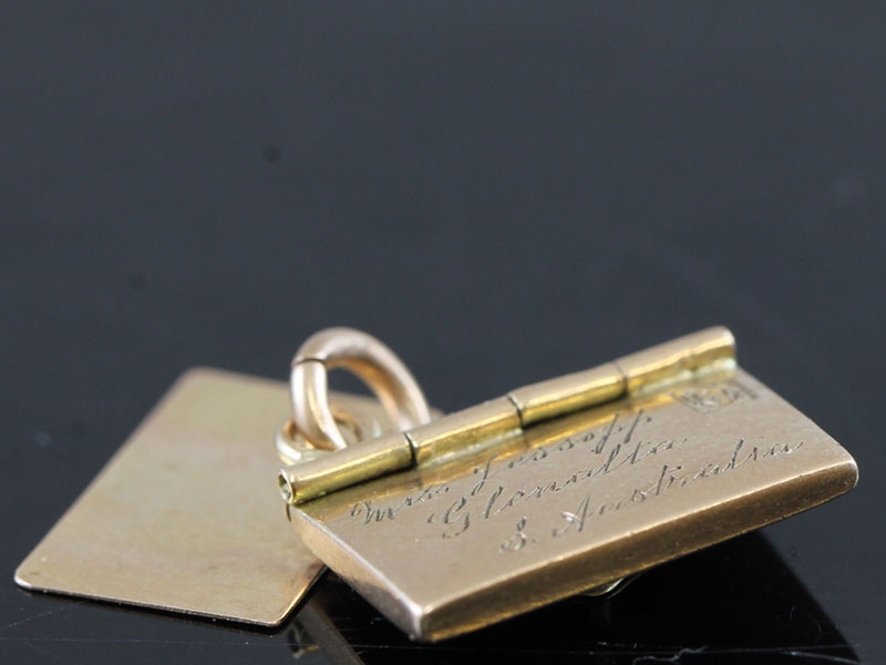 Charming edwardian 9 carat gold envelope and letter charm