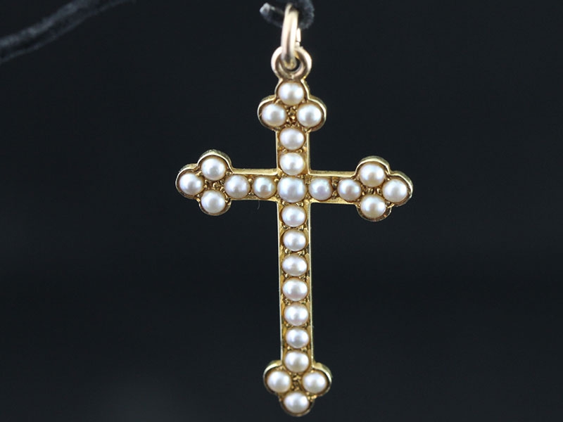 Elegant edwardian seed pearl 15 carat gold cross