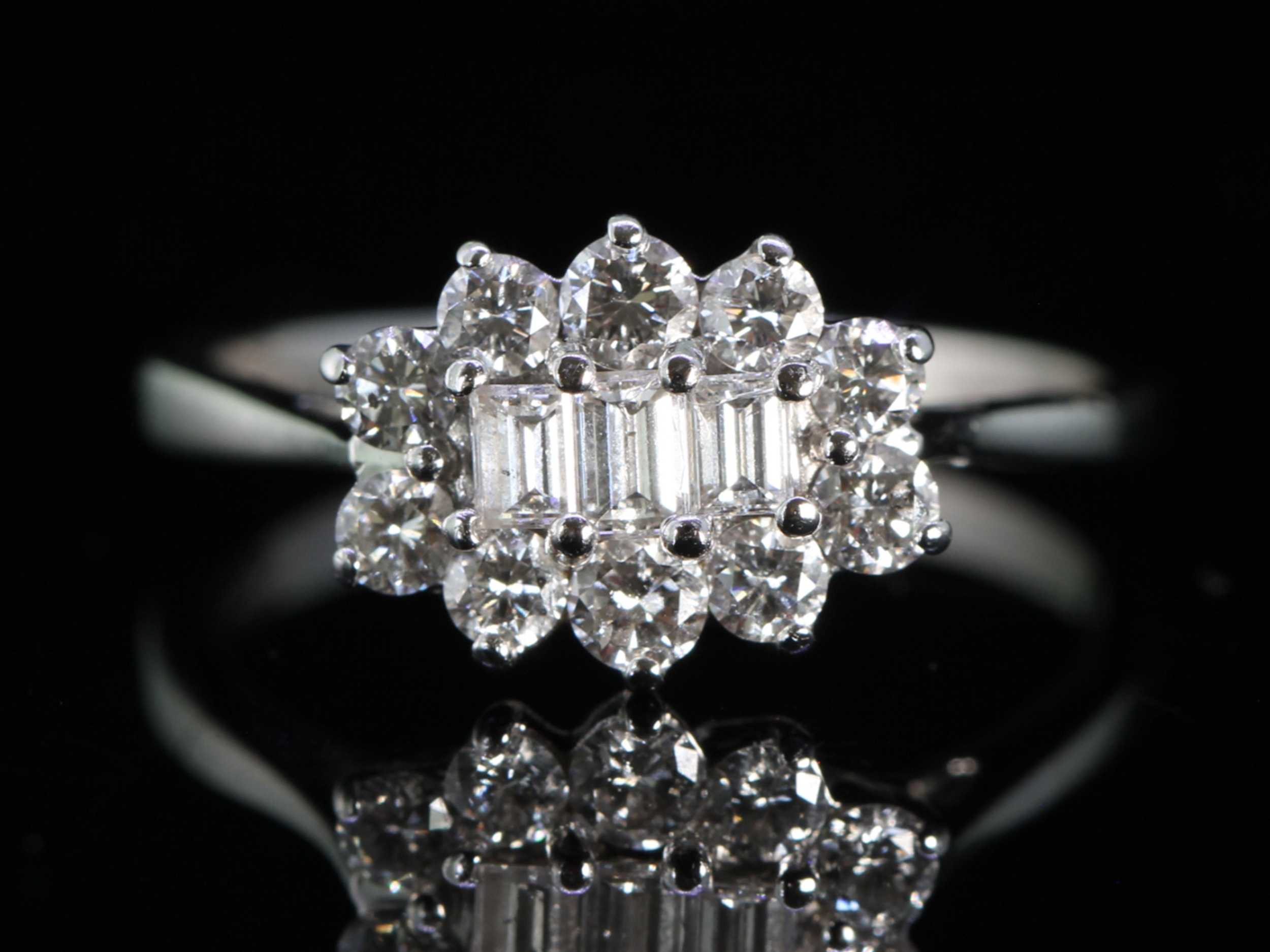 Vintage mixed cut diamond cluster 18ct gold ring