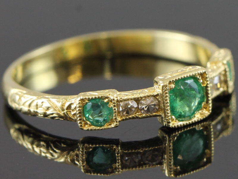 Gorgeous edwardian colombian and diamond 18 carat gold ring