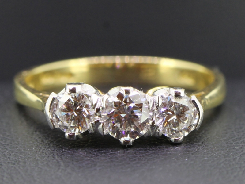  classic 1960s diamond trilogy 18 carat gold ring