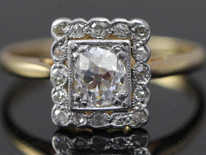 Stunning art deco diamond 18 carat gold and platinum cocktail/engagement ring