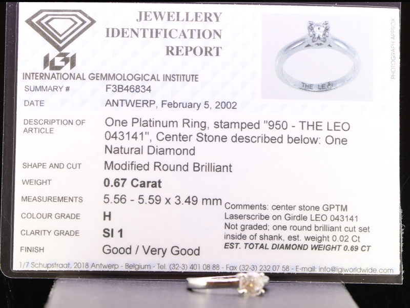 Beautiful leo diamond solitaire platinum ring