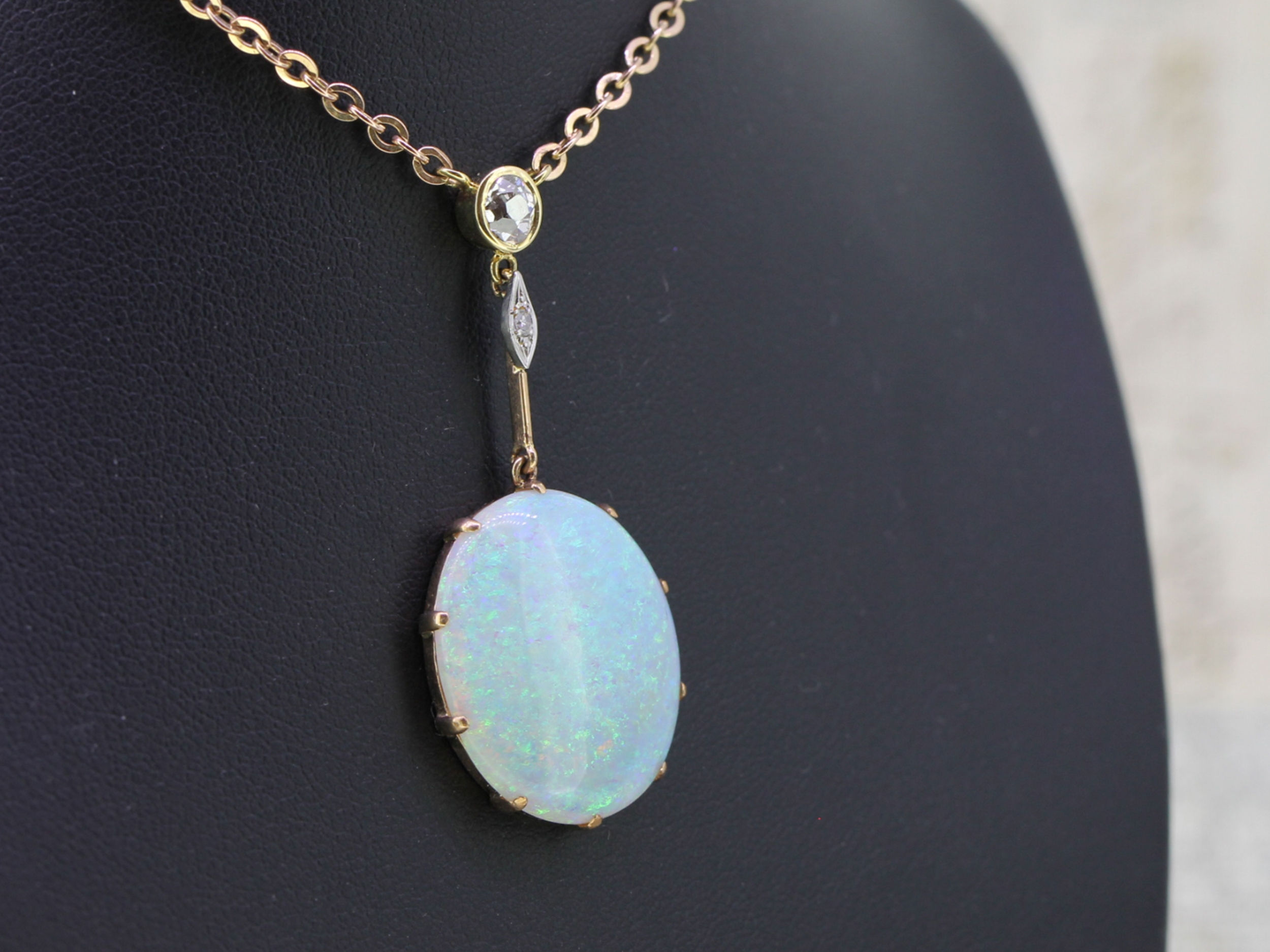 Outstanding opal and diamond gold necklace
