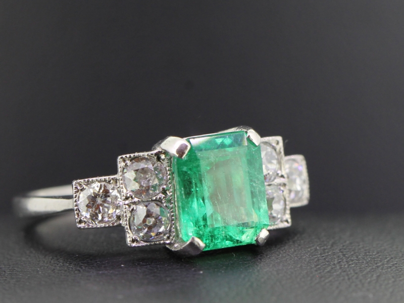 Stunning art deco inspired 2.10 carat emerald and diamond platinum ring