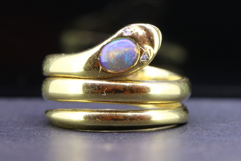 Fabulous victorian 18 carat gold snake ring