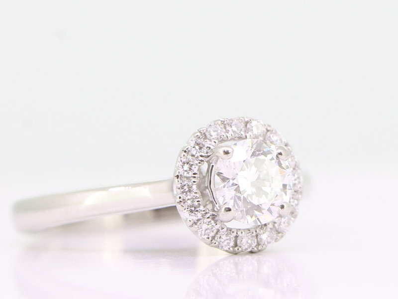  beautiful diamond halo cluster platinum ring