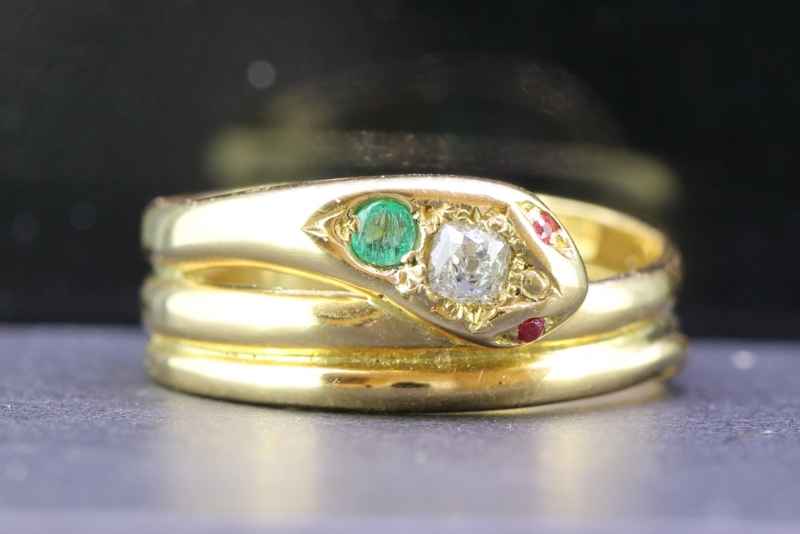  beautiful emerald ruby and diamond 18 carat gold snake ring