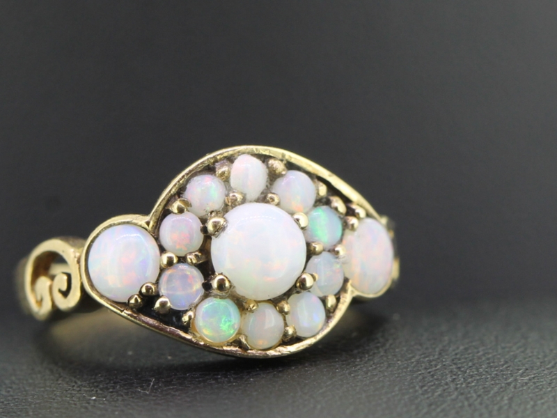 Eyecatching 9 carat gold vintage style opal ring